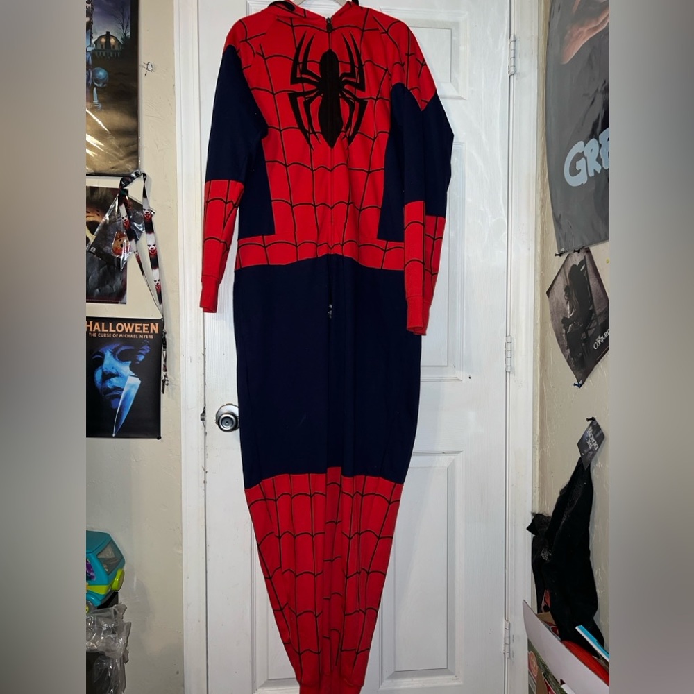 Universal studios Spider-Man onese men size XL
